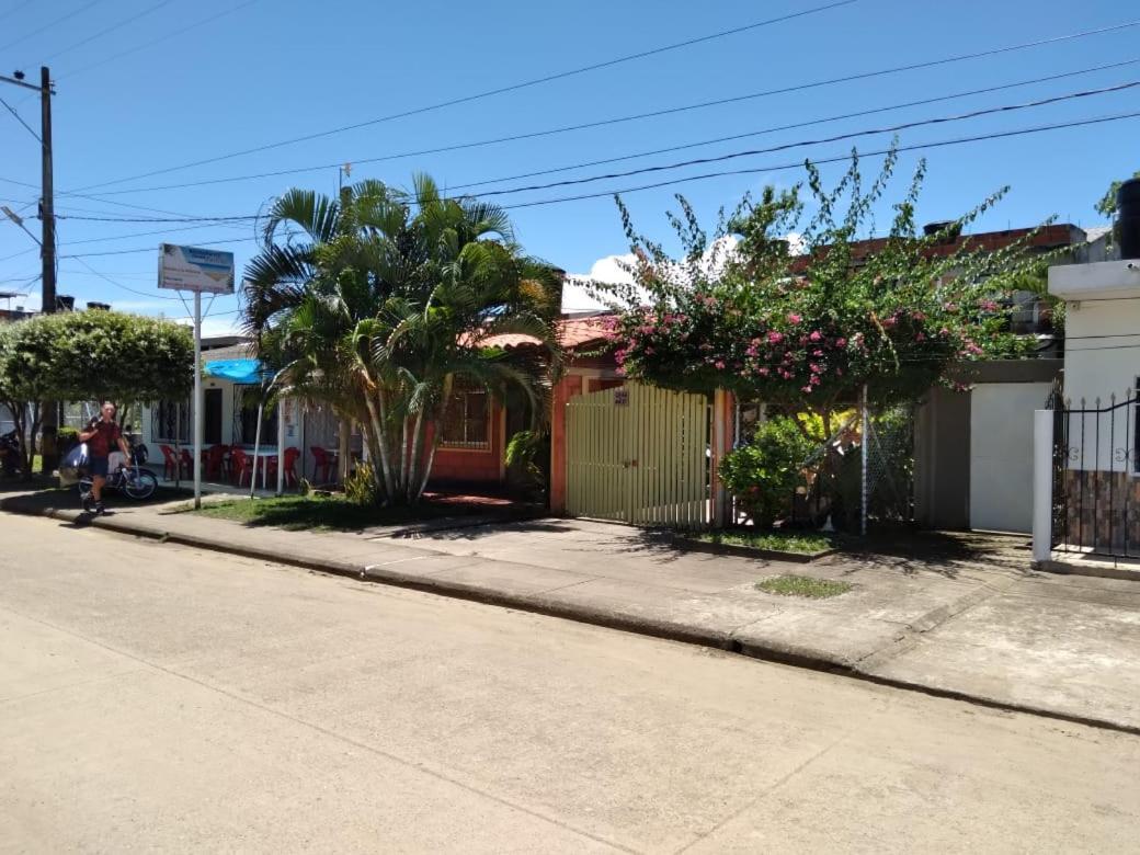 Habitacion Triple Con Cocina Y Bano Privado Necoclí Eksteriør bilde