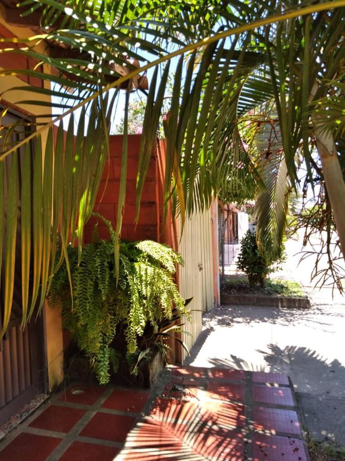 Habitacion Triple Con Cocina Y Bano Privado Necoclí Eksteriør bilde