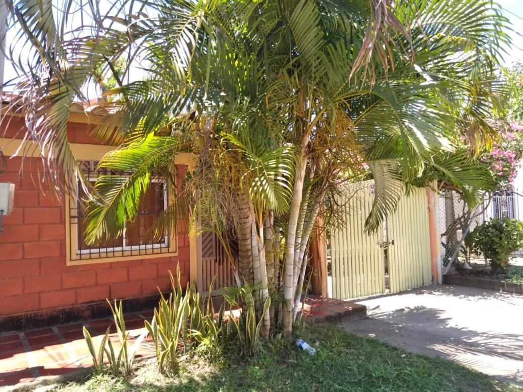 Habitacion Triple Con Cocina Y Bano Privado Necoclí Eksteriør bilde